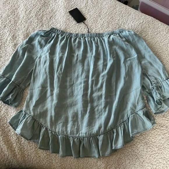𝅺nwt Jane and Delancey Light Blue Off the Shoulder Top, Size M - Picture 2 of 7